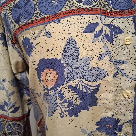Vintage 100% Silk Rare Find - Picture 5 of 11
